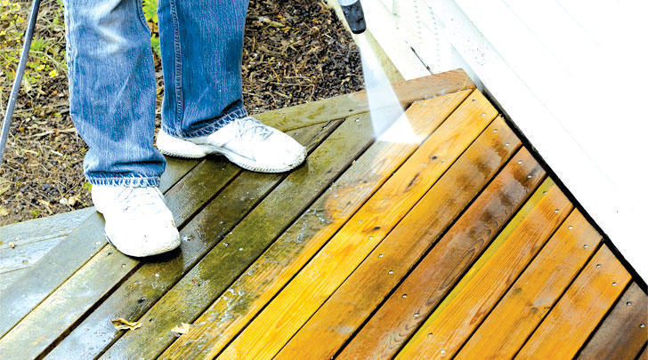 4-ways-to-clean-your-deck-728x405