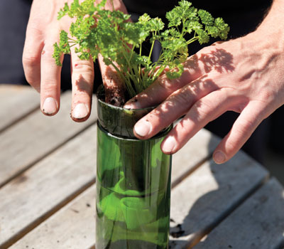 Make-a-self-watering-herb-pot-Step-7-400x350-GI03