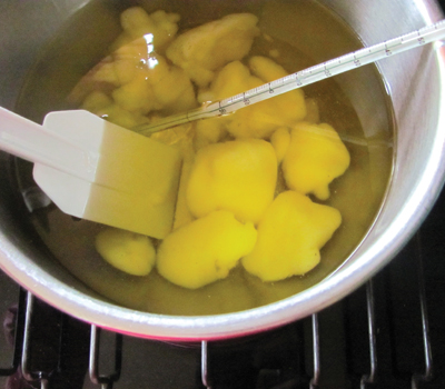 Make-your-own-soap-Step-5-Prepare-oils-GI04-400x350