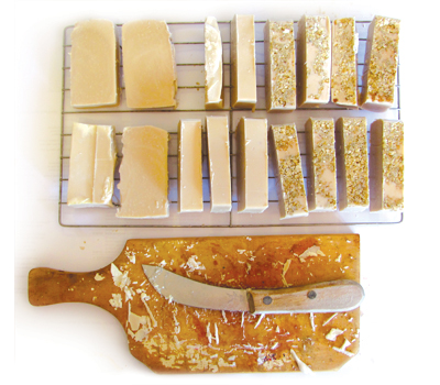 Make-your-own-soap-Step-9-Finished-soap-GI04-400x350