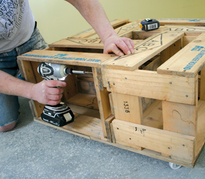 What-a-crate-table-Step-3-400x350-GI06