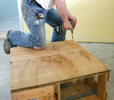 What-a-crate-table-Step-8-400x350-GI06